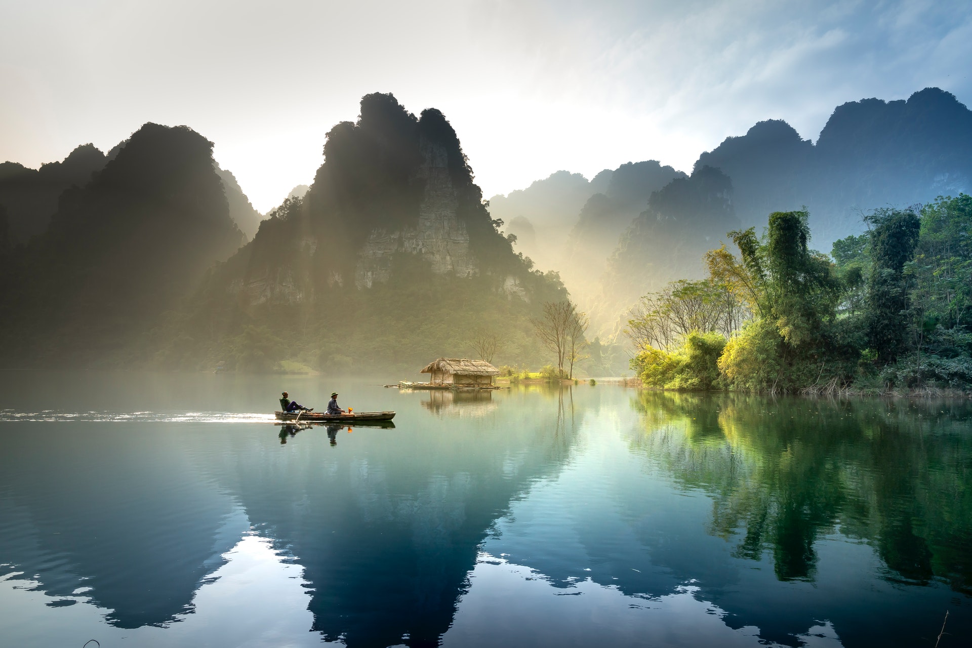pexels-Erfahrungsbericht aus dem Data Lake-nguyen-vinh-2166711-1